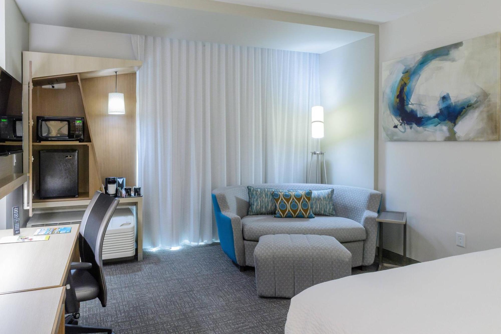 Courtyard By Marriott Lake Jackson Exterior photo