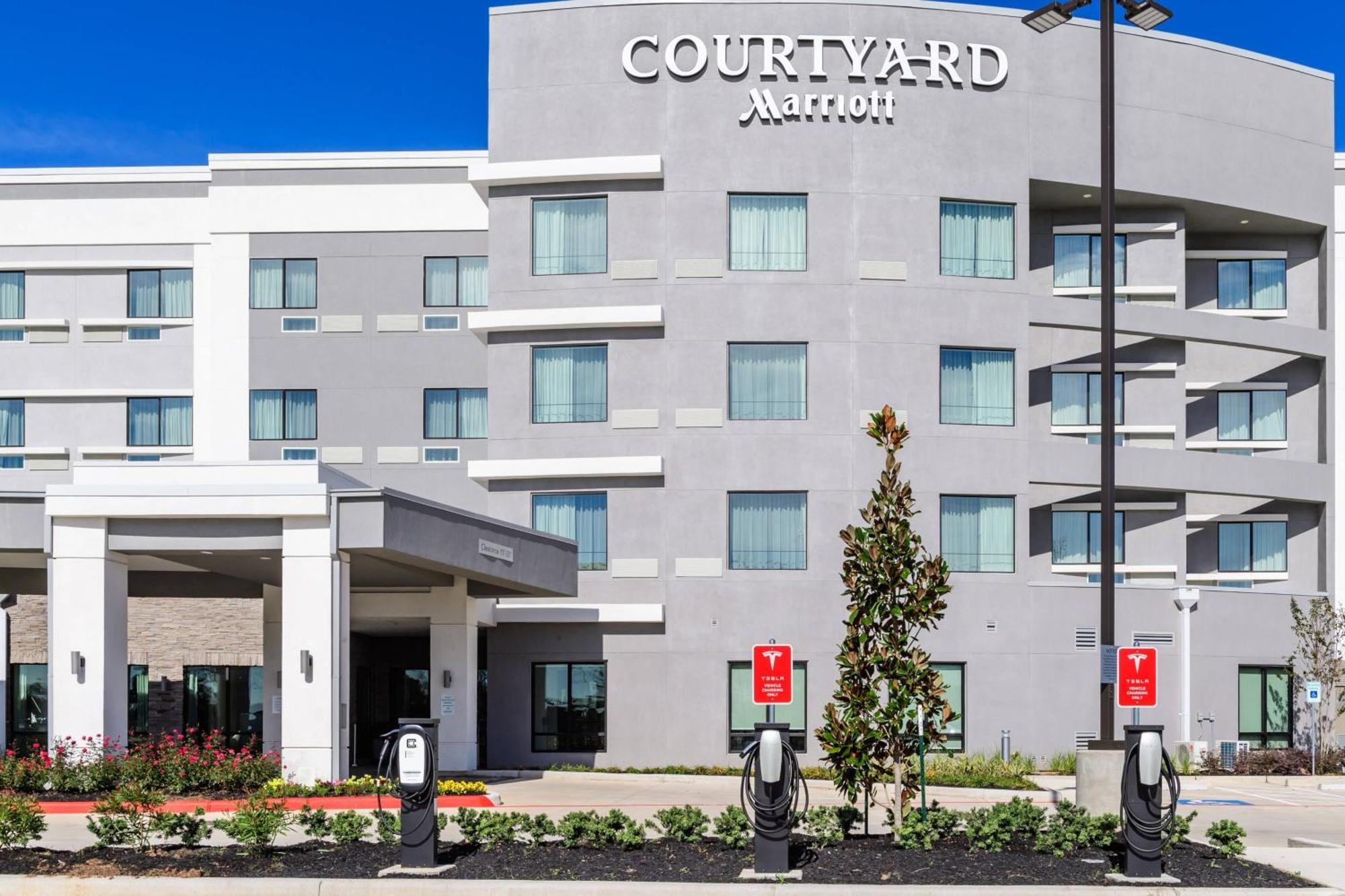 Courtyard By Marriott Lake Jackson Exterior photo