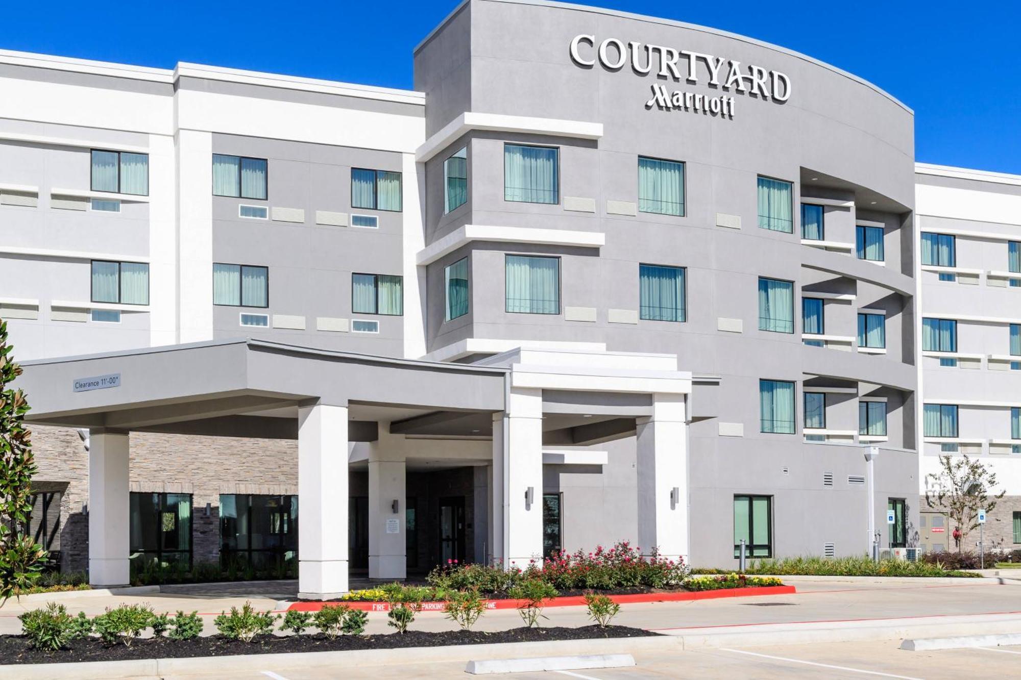 Courtyard By Marriott Lake Jackson Exterior photo